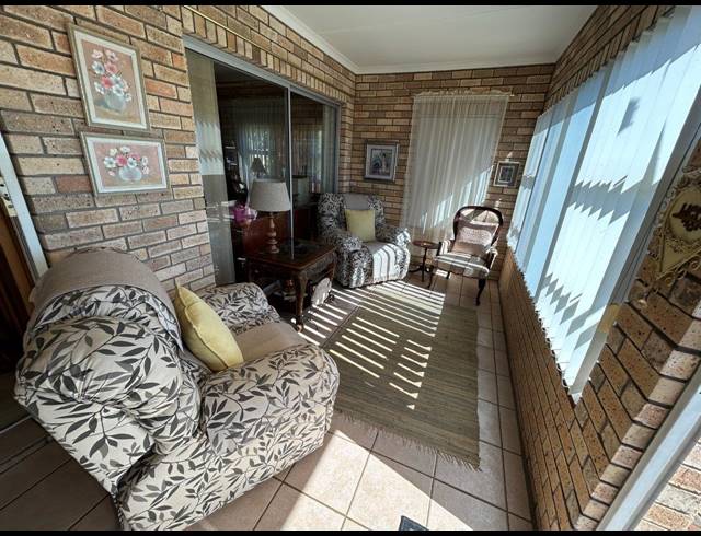 5 BEDROOM HOUSE FOR SALE IN WAVECREST